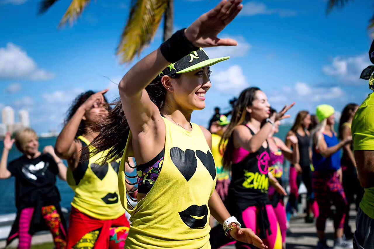 有氧拉丁基础教学视频_零基础尊巴健身_尊巴减肥效果