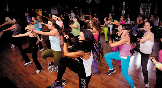 零基础尊巴健身_有氧拉丁基础教学视频_尊巴减肥效果