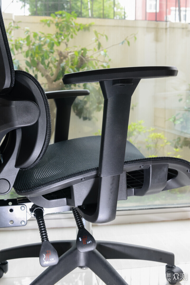 夏草木人体工学椅Fit带来进阶的舒适护腰凉爽_新浪众测