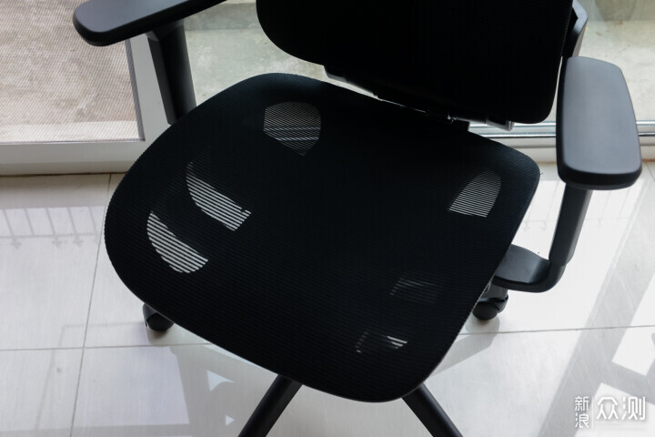 夏草木人体工学椅Fit带来进阶的舒适护腰凉爽_新浪众测