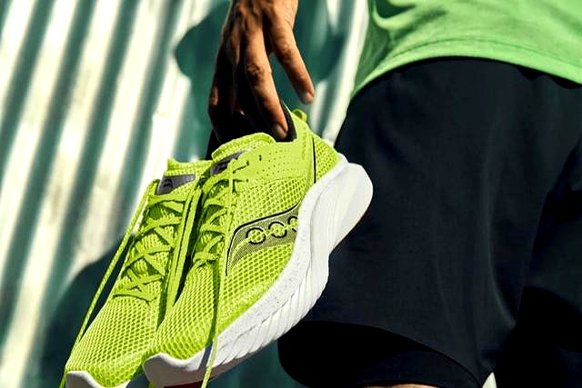 跑鞋科技_跑步机销量排行榜_轻量化跑鞋推荐