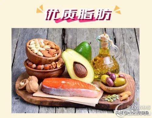 增肌脂肪摄入量_增肌碳水化合物摄入量_健美比赛前冲碳食物