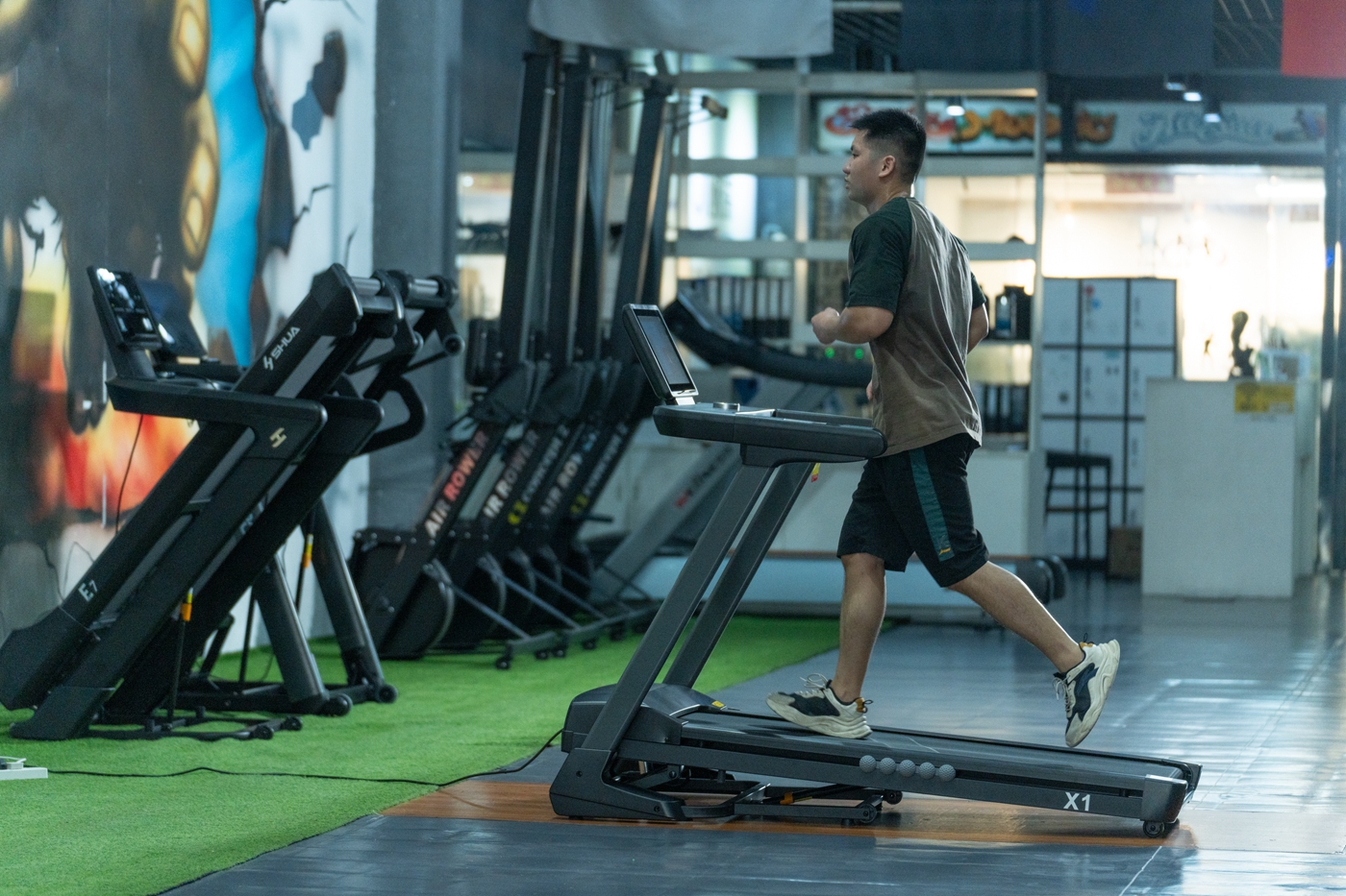 家用跑步机什么牌子的好_易跑M5评测_3000-4000元跑步机对比