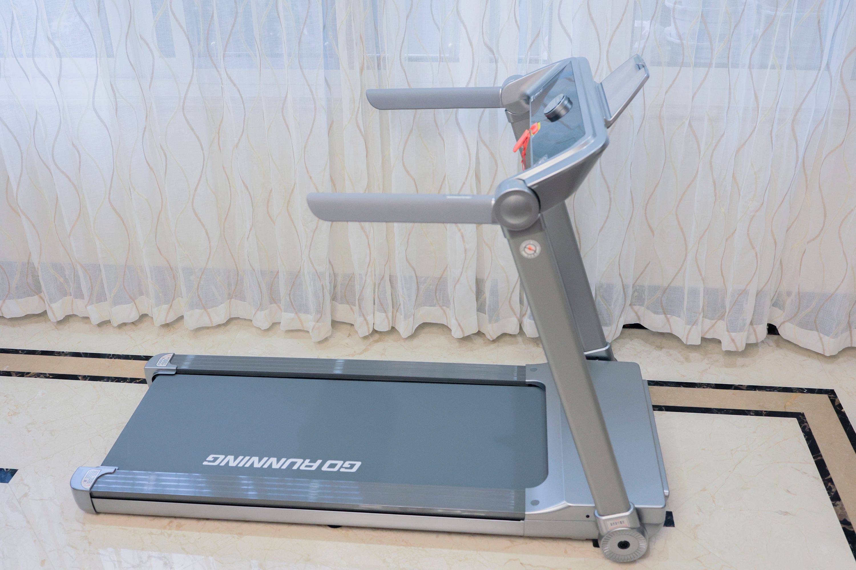 荣耀亲选磁悬浮减震跑步机品质做工分析_荣耀亲选磁悬浮减震跑步机免安装收纳设计_家用跑步机什么牌子的好