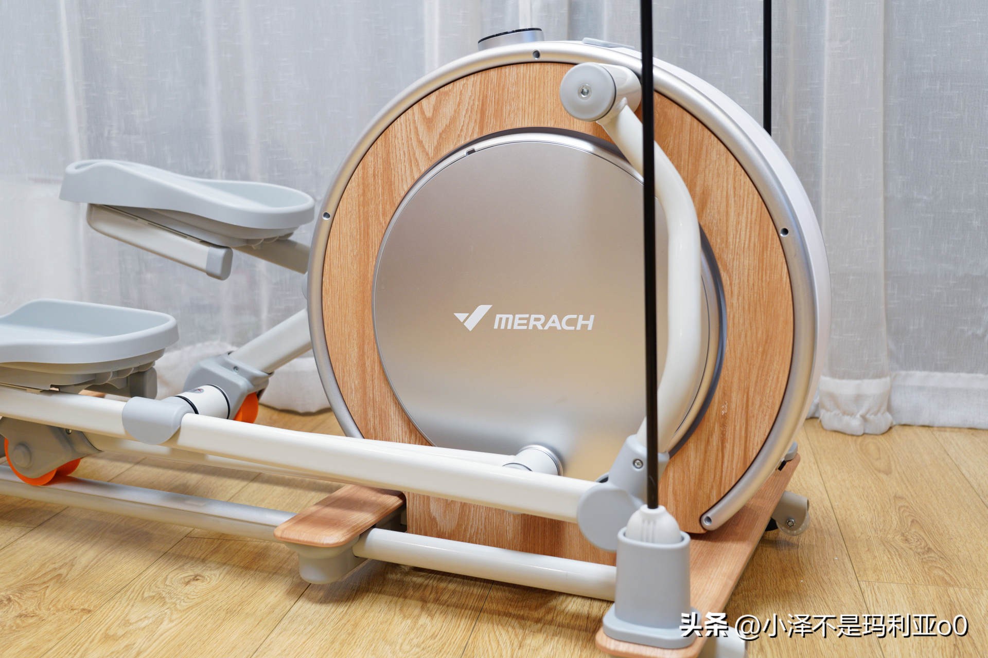 如何选择适合自己的家用健身器械_家用跑步机VS椭圆机VS划船机_家用跑步机什么牌子的好