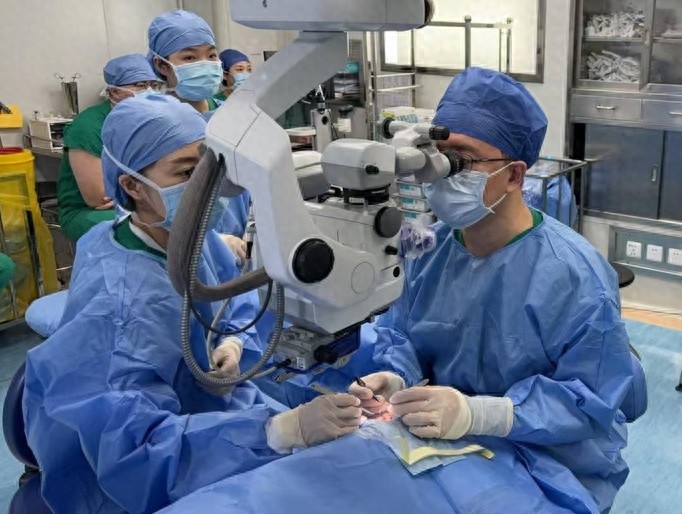 医美激光眼睛损伤_孕妇可以用美容仪吗_黄斑裂孔激光治疗