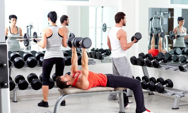 抗阻训练好处_抗阻训练科学健身_单人站综合训练器