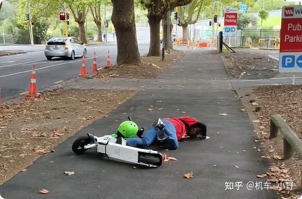 电动滑板车选购指南_电动跑步机什么牌子好_优缺点分析