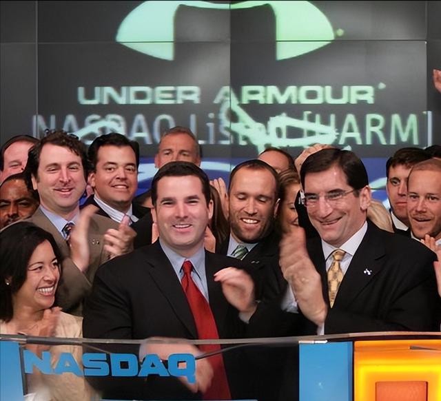 安德玛库里合作结束_安德玛健身手套_安德玛品牌历史发展