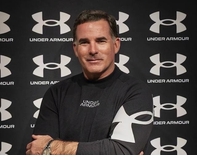 安德玛品牌历史发展_安德玛库里合作结束_安德玛健身手套