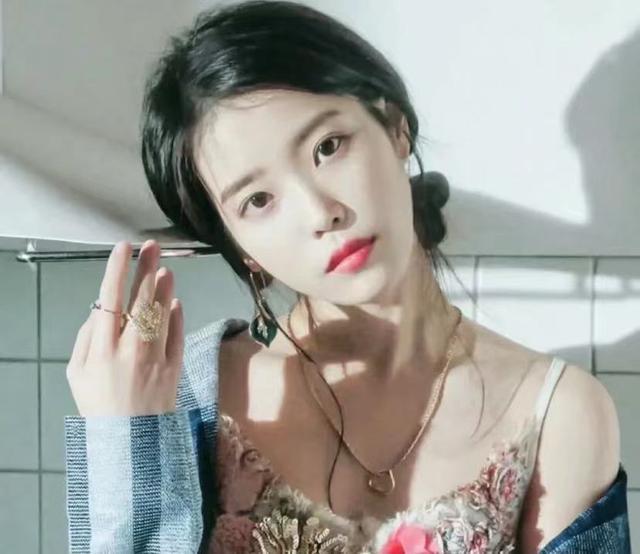 正脸好看女生_侧脸不好看女生_女人显老脸部特征苹果肌