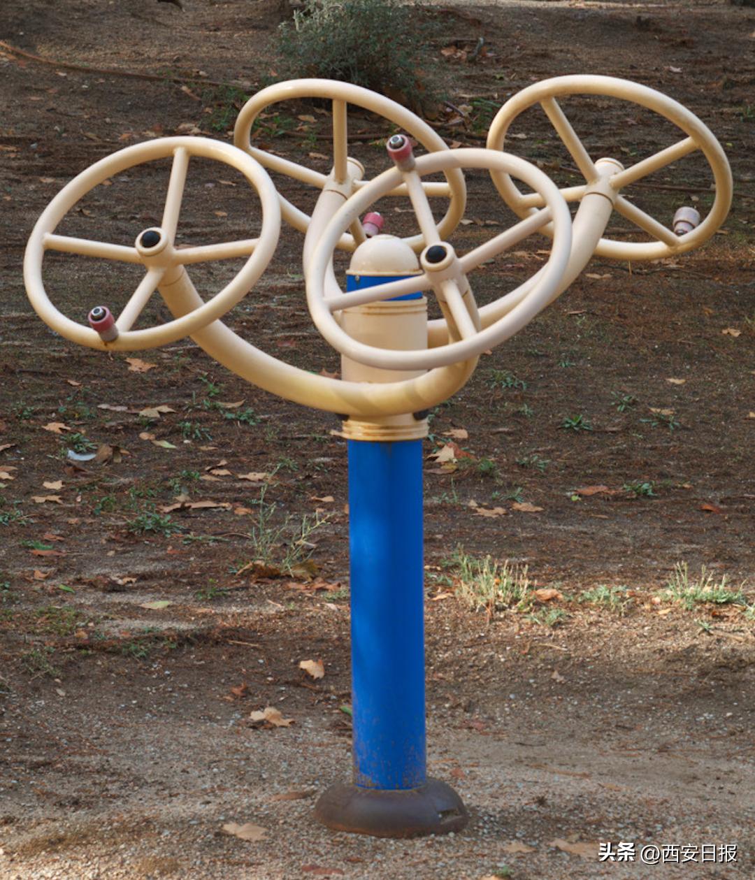 小区健身器材使用方法_太空漫步机正确用法_健身椅的正确使用方法